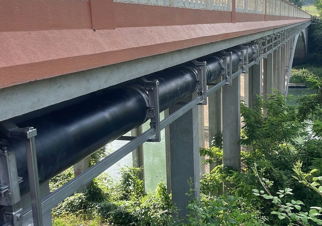 Corbel-Flex, encorbellement flexible pour les réseaux, tuyauteries et conduites sous ouvrage d'art